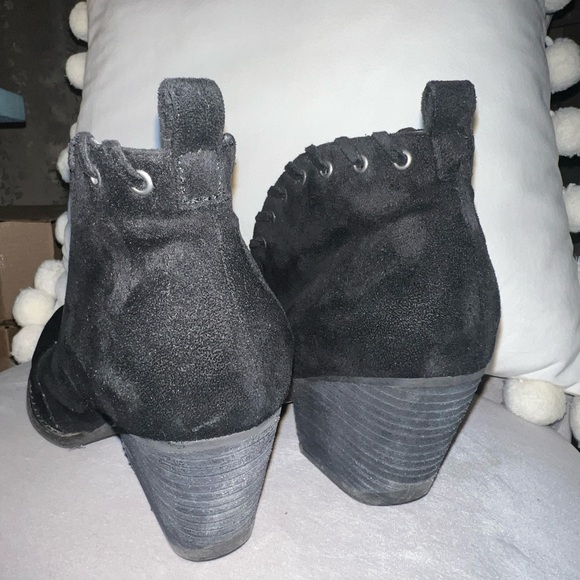 Coconuts By Matisse black open front faux suede bootie! Size 8.5 tts SO CUTE! - Picture 5 of 5